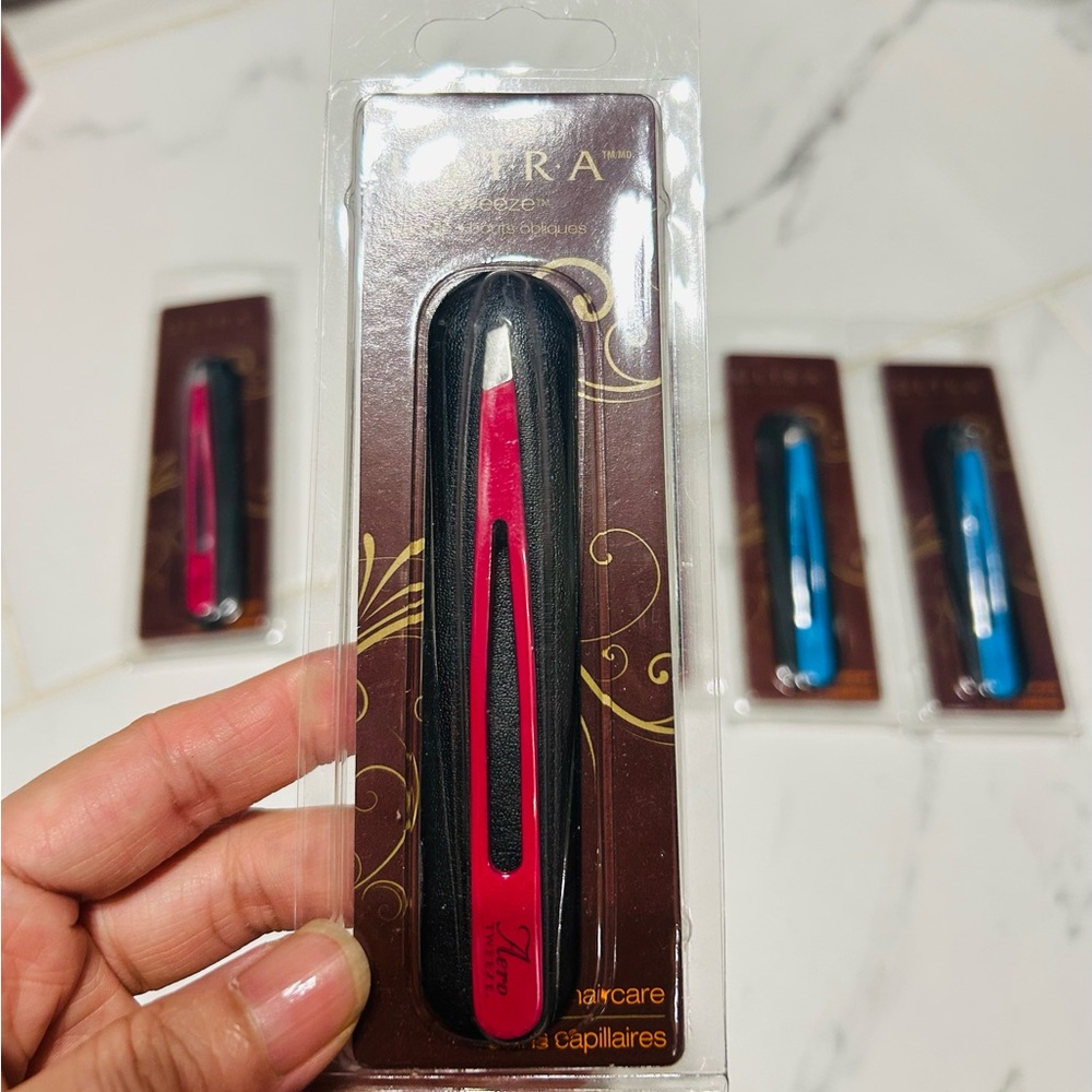 Ultra Aero Tweezer Made In Italy. Random Color.🎁Gift 1 Tray knot free 5ply Lash